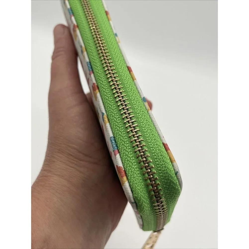 womens wallet Green and White floral & Pineapples by Heimish Atlantic Fashion. - Picture 8 of 11